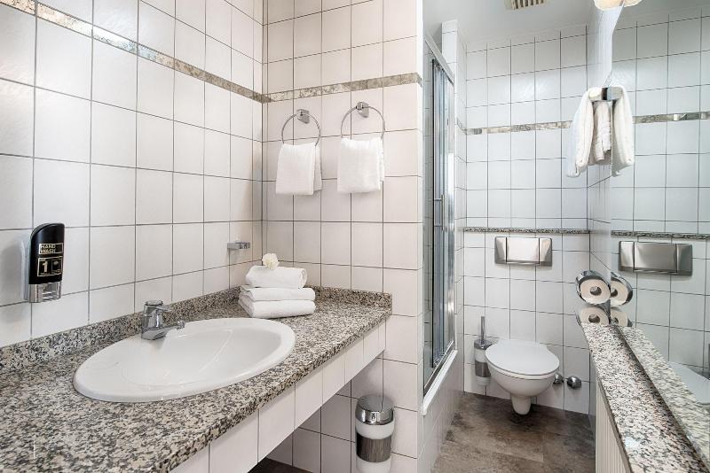 스탠다드 싱글 룸, Home