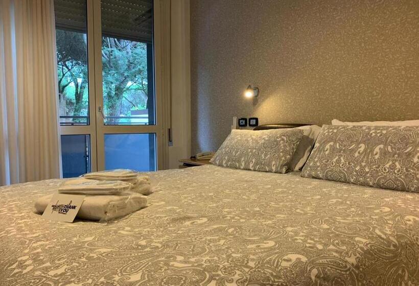 חדר סופריור, Logonovo