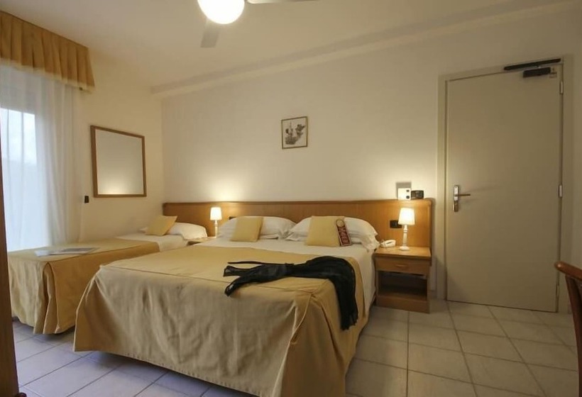 غرفة قياسية ثلاثية, Miramare