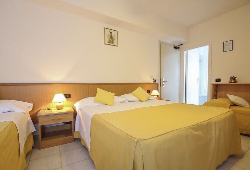 غرفة قياسية رباعية, Miramare