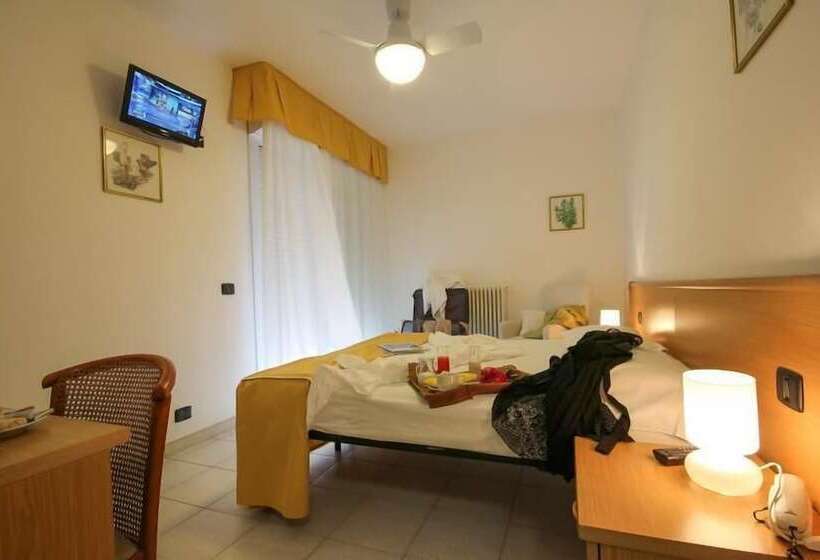 غرفة قياسية مزوَّدة بشُرفة, Miramare