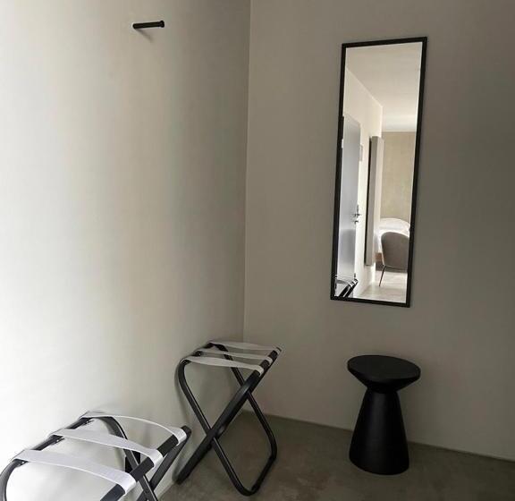 컴포트 룸, Mons Am Goetheplatz