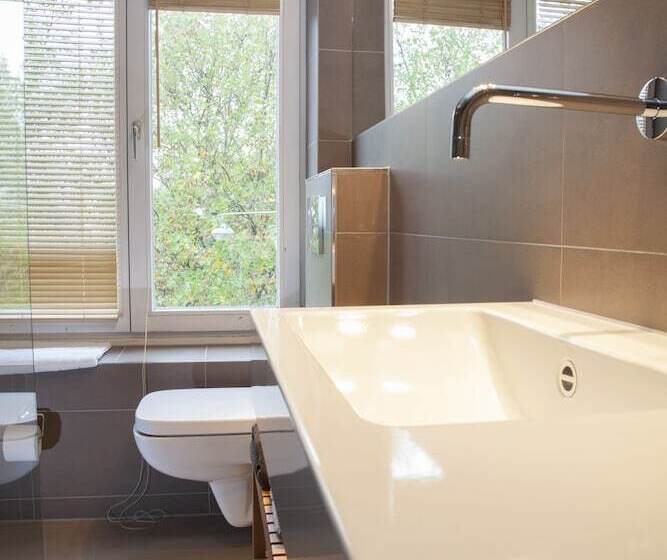 컴포트 룸, Mons Am Goetheplatz