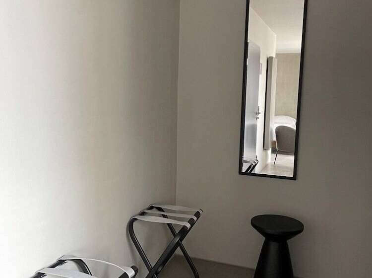 컴포트 룸, Mons Am Goetheplatz