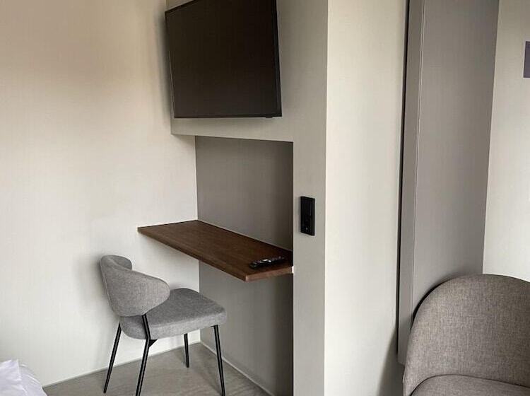 컴포트 룸, Mons Am Goetheplatz