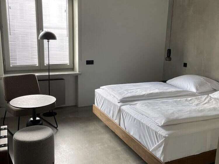 컴포트 룸, Mons Am Goetheplatz