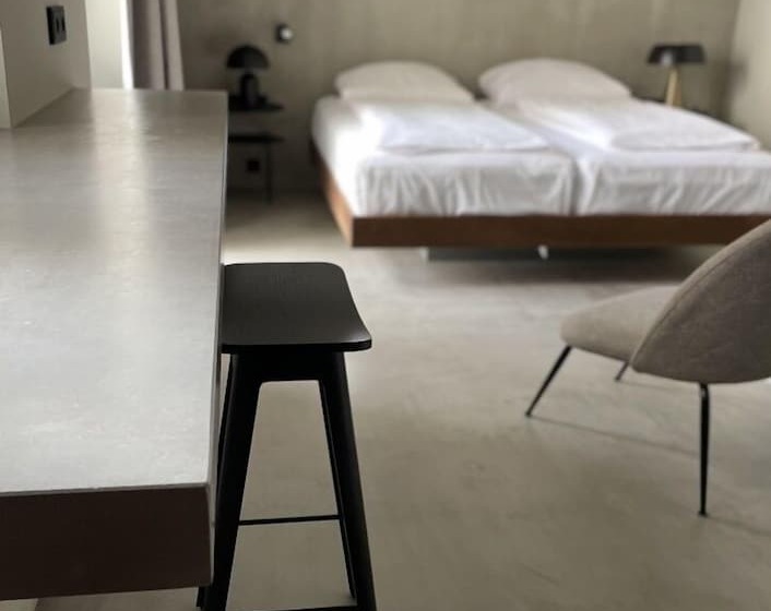 컴포트 룸, Mons Am Goetheplatz