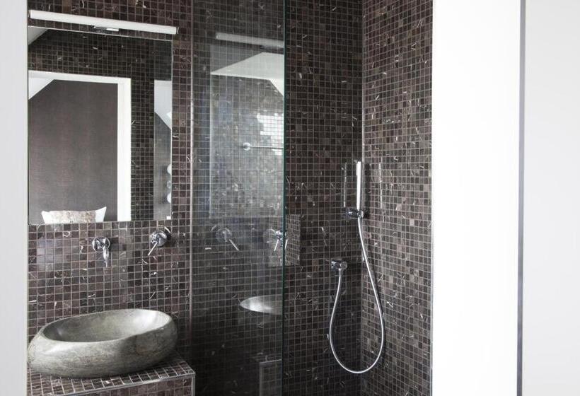 컴포트 룸, Mons Am Goetheplatz