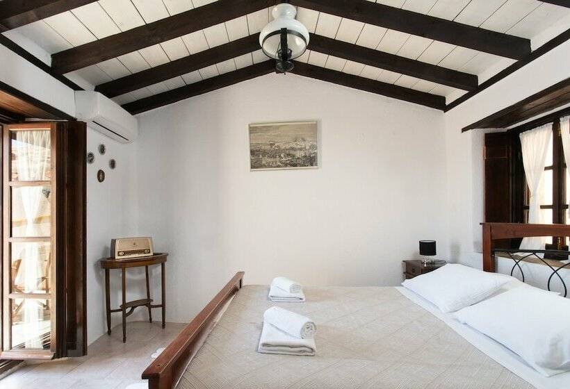 غرفة إقتصادية, Pablito House