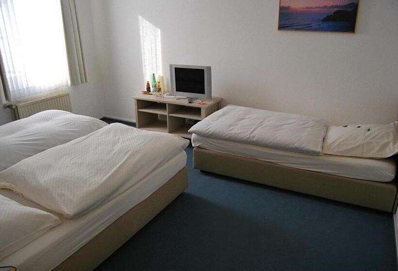 חדר סטנדרט לשלושה, Paciello Restaurant