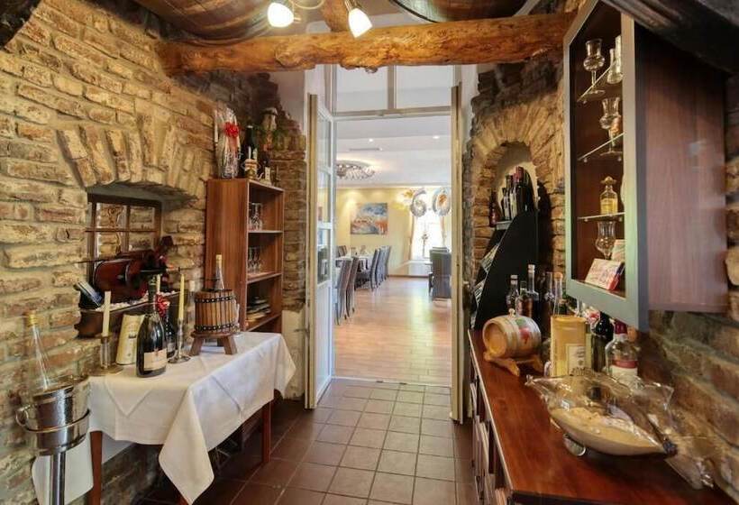 Трежместный Номер Economy, Restaurant Mathildenhof