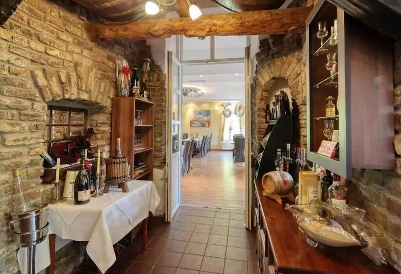 エコノミートリプルルーム, Restaurant Mathildenhof