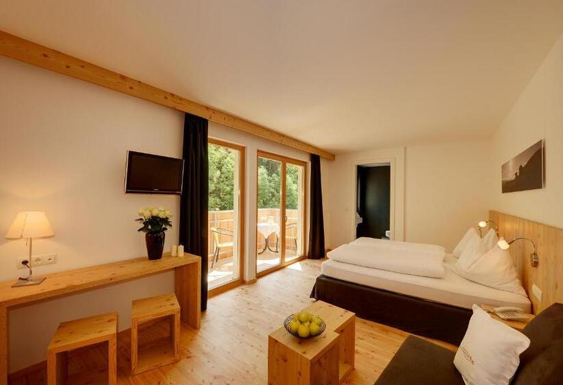 סוויטה דלוקס, Tirolerhof