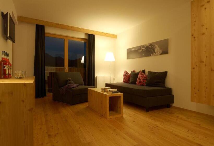 סוויטה דלוקס, Tirolerhof