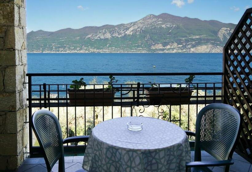 חדר דלוקס נוף לאגם, Veronesi