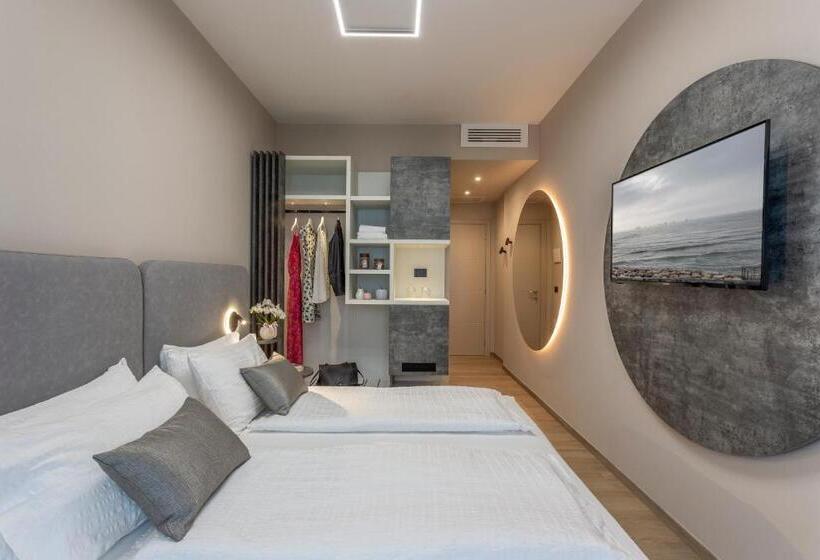 Superior room with lake view, Veronesi