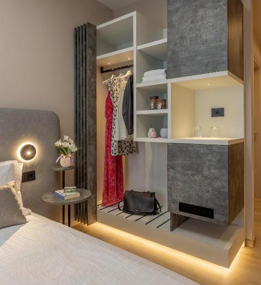 Superior room with lake view, Veronesi