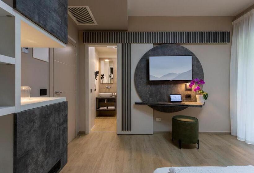 带山景的高级间, Veronesi