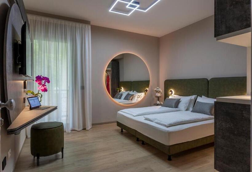 带山景的高级间, Veronesi