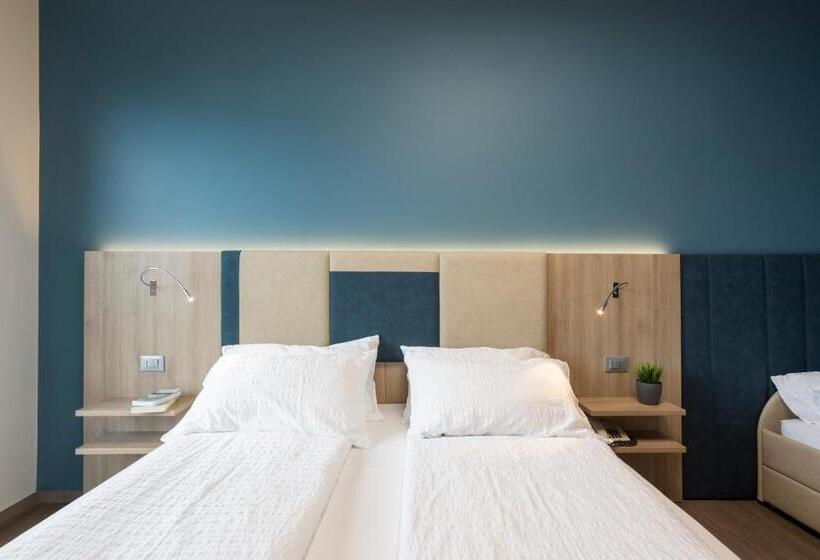 חדר סופריור לשלושה, Veronesi