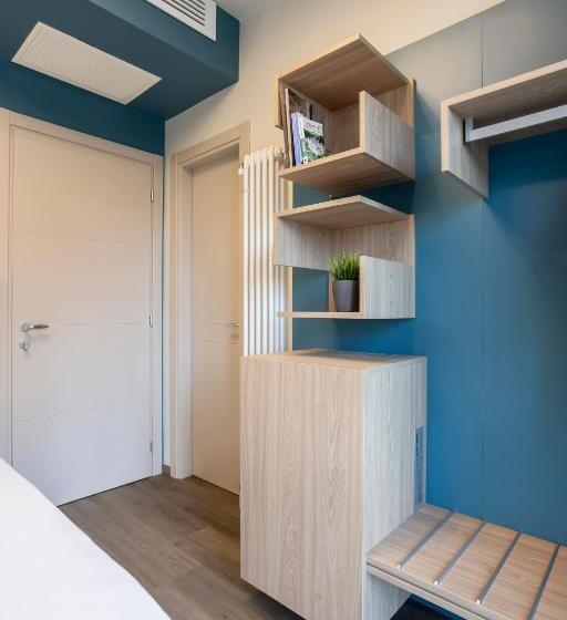 חדר בסיסי, Veronesi