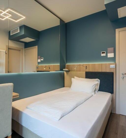 חדר בסיסי, Veronesi