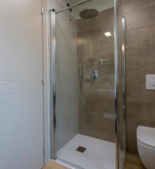 Superior room with lake view, Veronesi