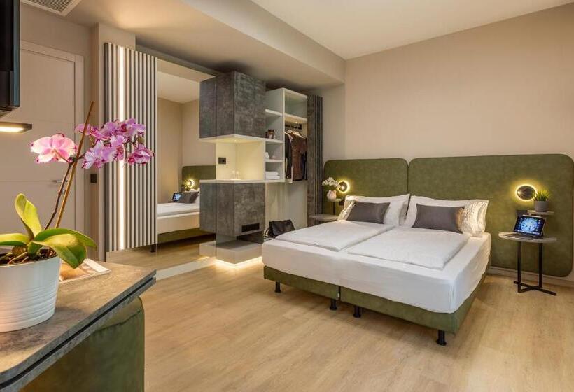 带山景的高级间, Veronesi