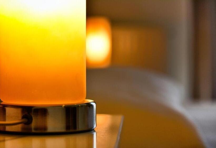 חדר משפחתי מקשר, Virgilio