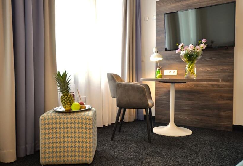 Номер Deluxe, Lizz Hotel Munich
