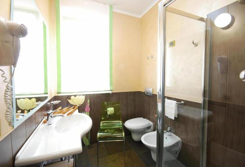 דירת שלושה חדרים, Olympus Resort