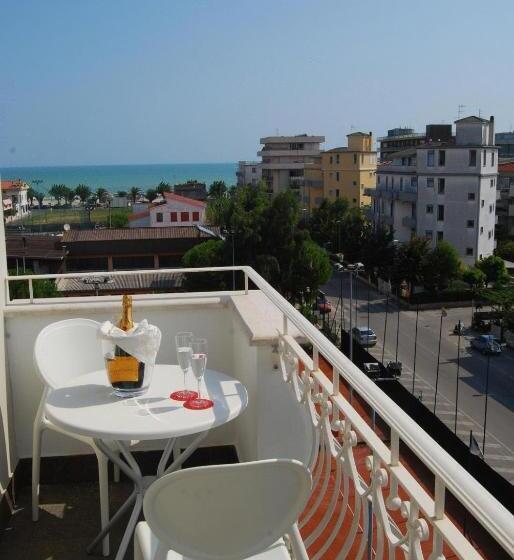 דירת שלושה חדרים, Olympus Resort