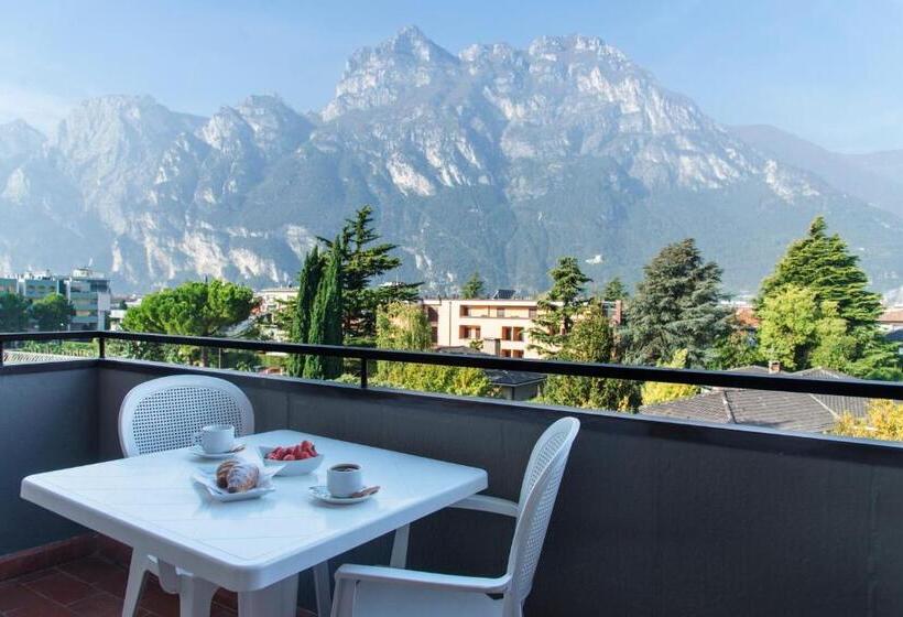 شقة غرفتين, Residence Monica