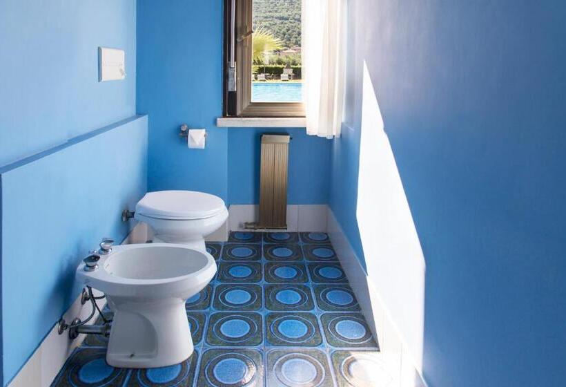 شقة غرفة واحدة, Residence Monica