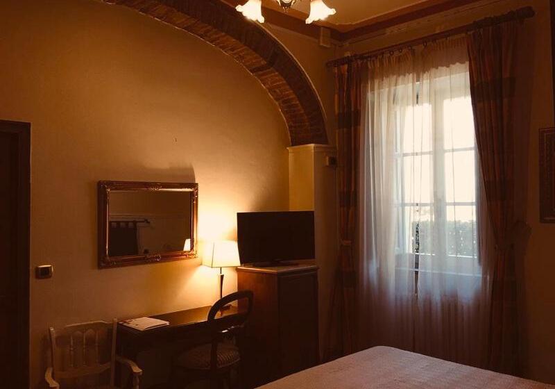 Quarto Quádruplo Estandar, Villa San Donino