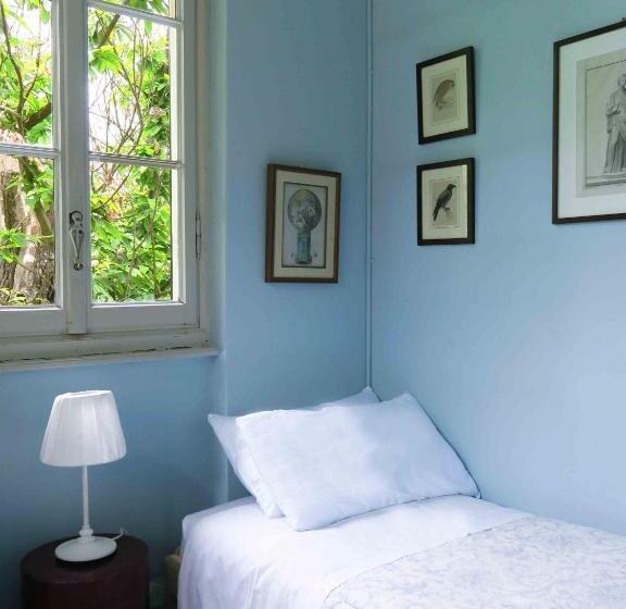 Suite with lake view, Villa Simplicitas