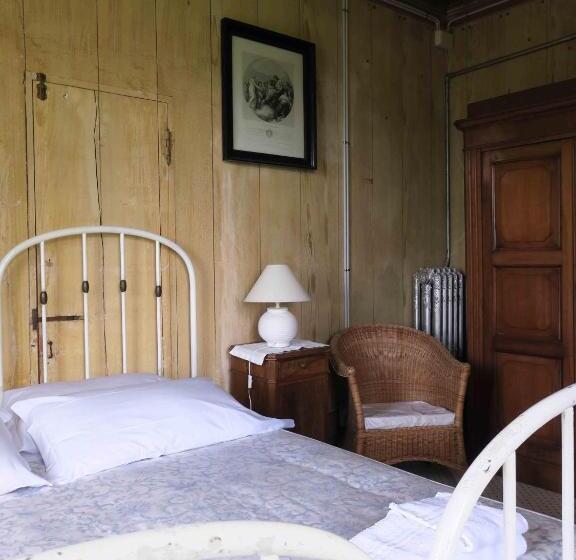Suite with lake view, Villa Simplicitas