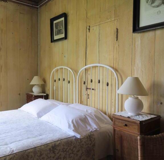 Suite with lake view, Villa Simplicitas