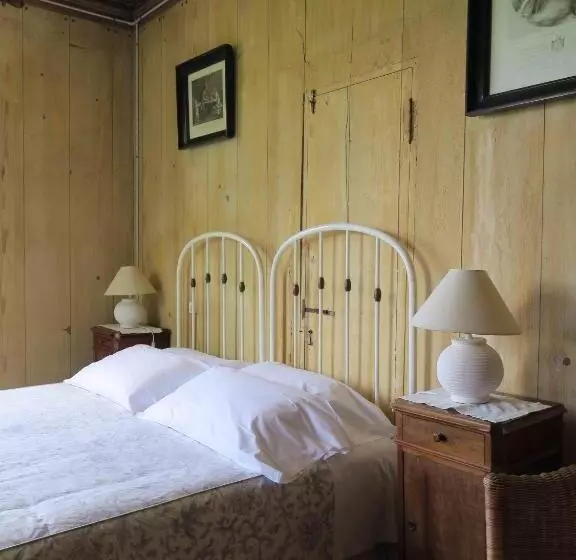Suite with lake view, Villa Simplicitas