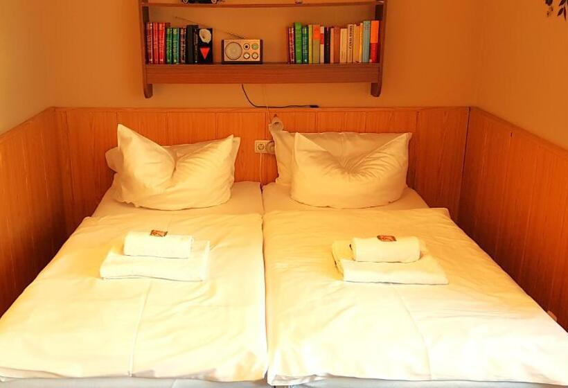 דירת חדר, Villa Helvetia