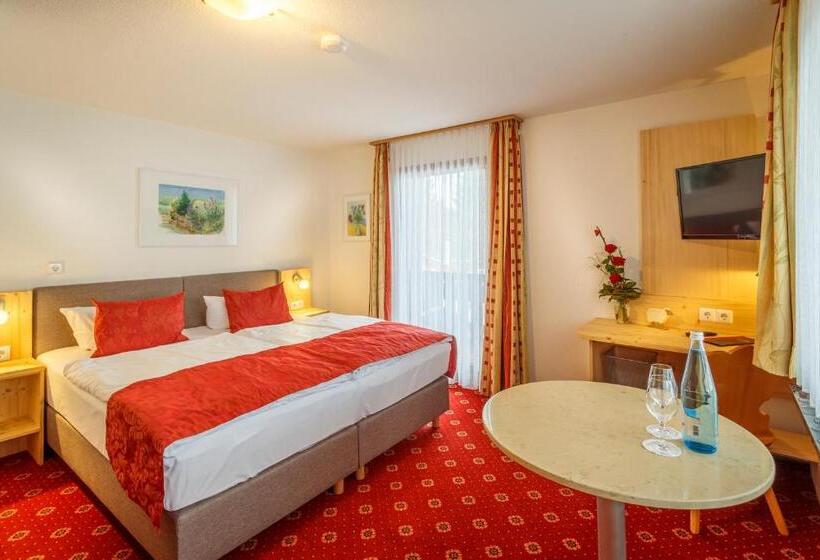Номер Премиум Вид на Сад, Landhotel Bartlehof