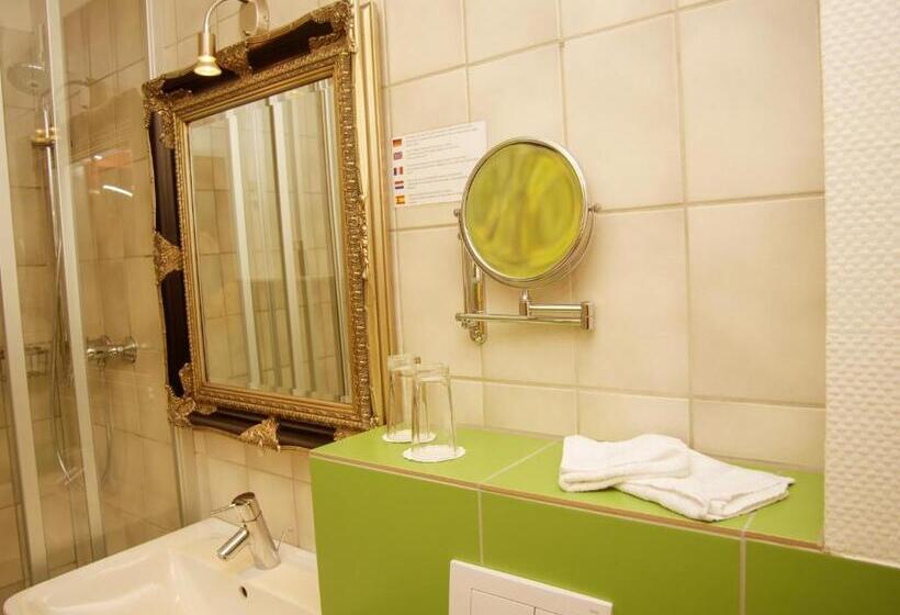 Номер Стандарт, Boutique Jungenwald