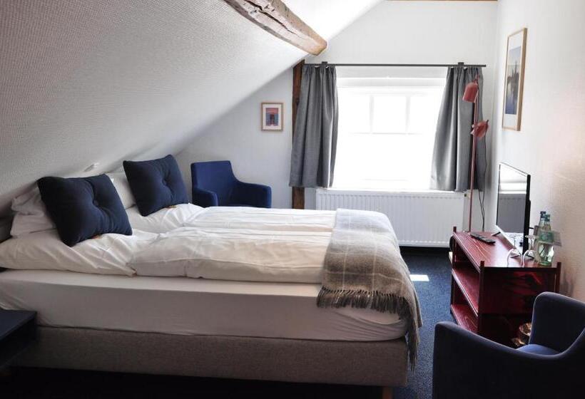 スタンダードルーム, Hohes Haus