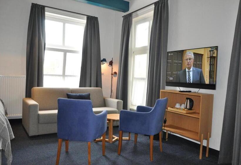 スーペリアールーム, Hohes Haus