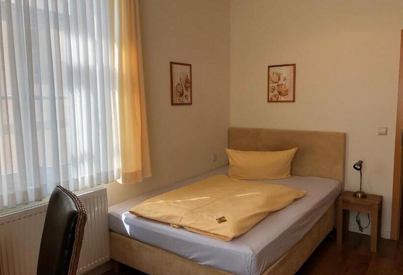 Номер Стандарт Индивидуальный, Im Kavalierhaus