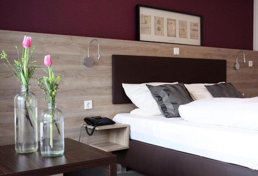 标准三人间, Kramer