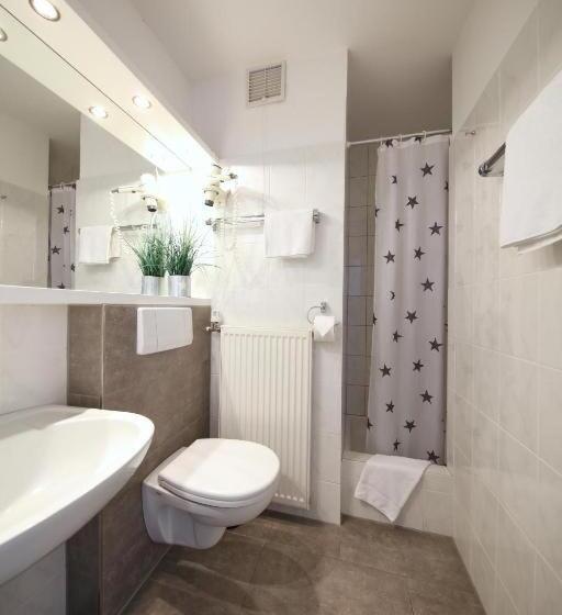 이코노미 룸, Lammerts