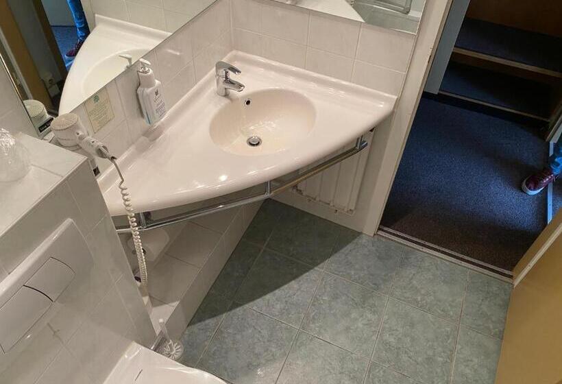 غرفة قياسية ثلاثية, Lugsteinhof