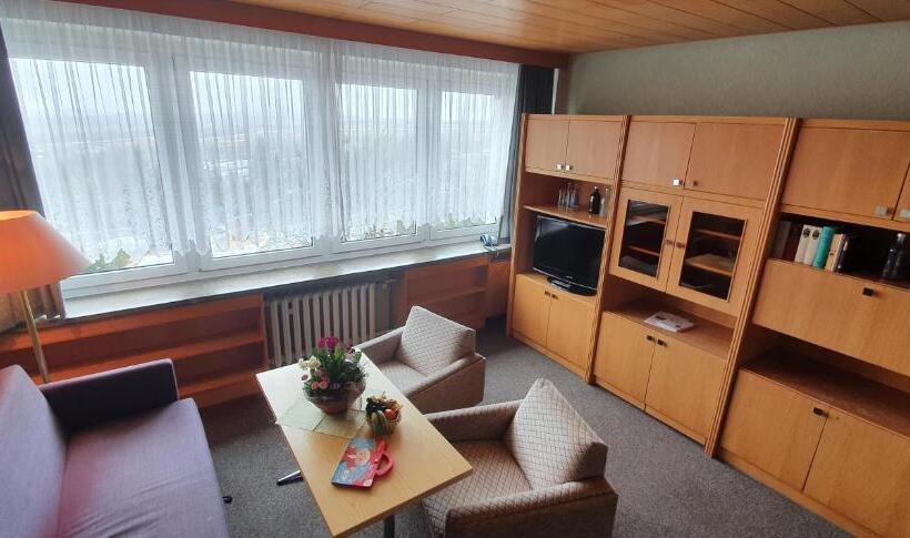 شقة غرفة واحدة, Lugsteinhof