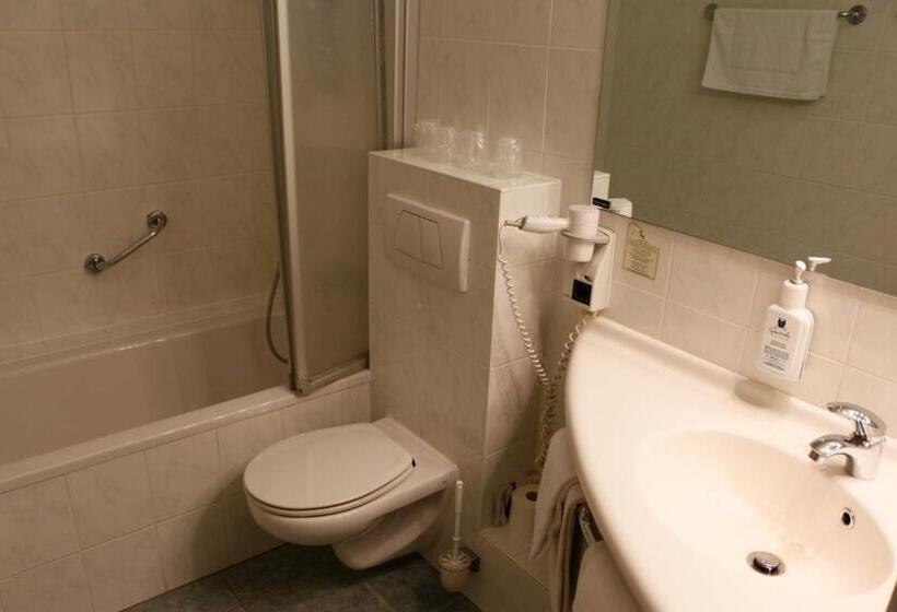 شقة غرفة واحدة, Lugsteinhof